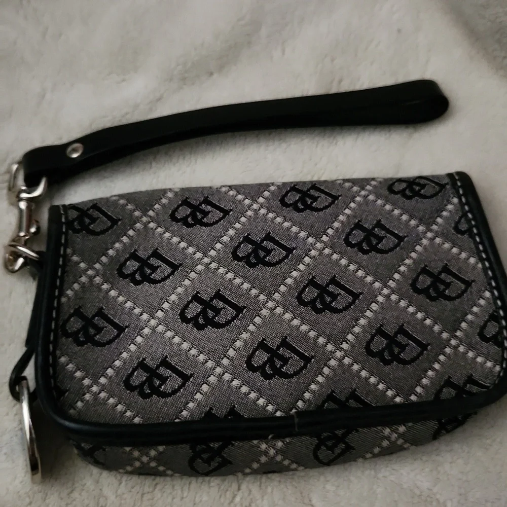 Dooney & Bourke Stylish Black and Gray Women's Bag Set - Picture 3 of 12